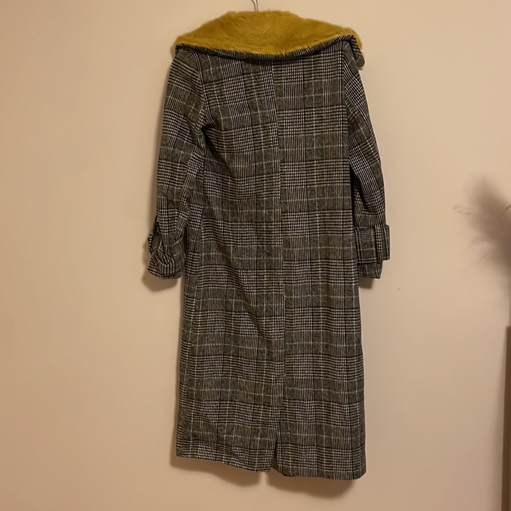 Missguided Pattern With Yellow Fur Collar Trench … - image 2